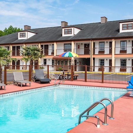 Baymont By Wyndham Commerce Ga Near Tanger Outlets Mall Esterno foto
