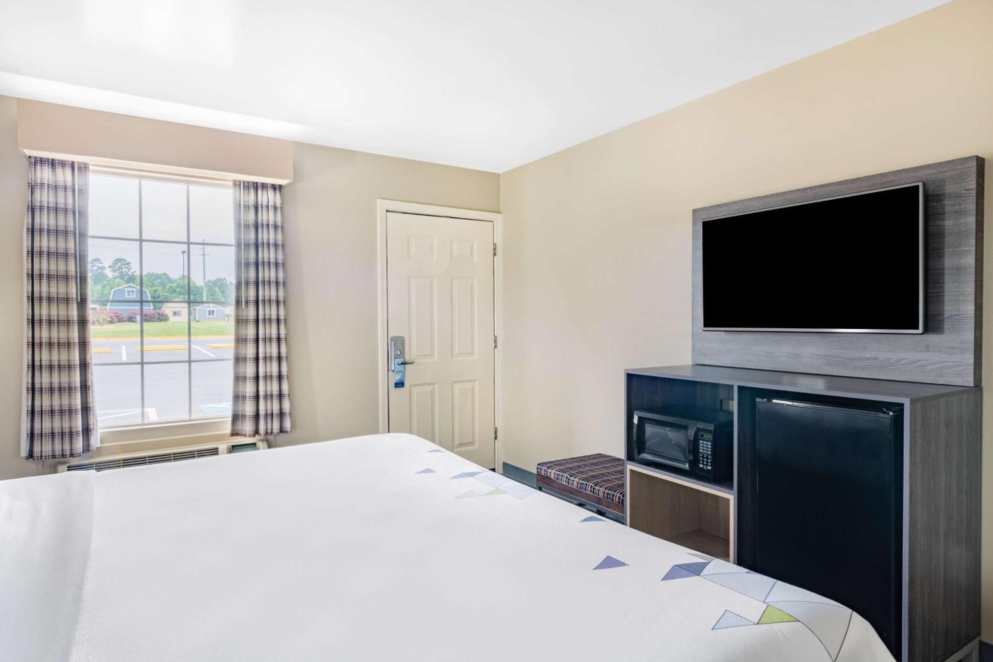 Baymont By Wyndham Commerce Ga Near Tanger Outlets Mall Esterno foto