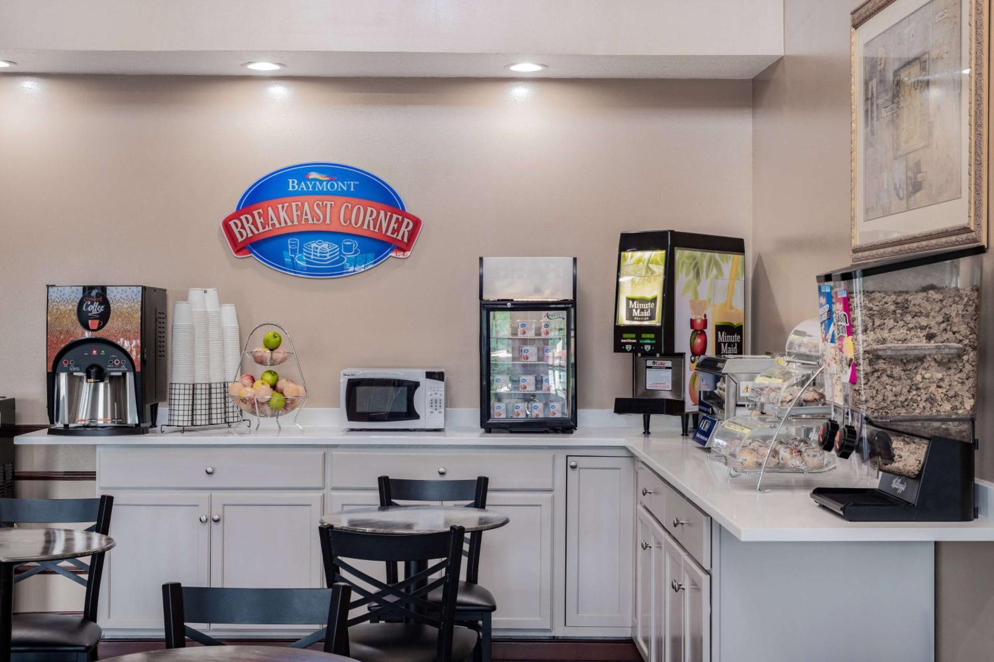 Baymont By Wyndham Commerce Ga Near Tanger Outlets Mall Esterno foto
