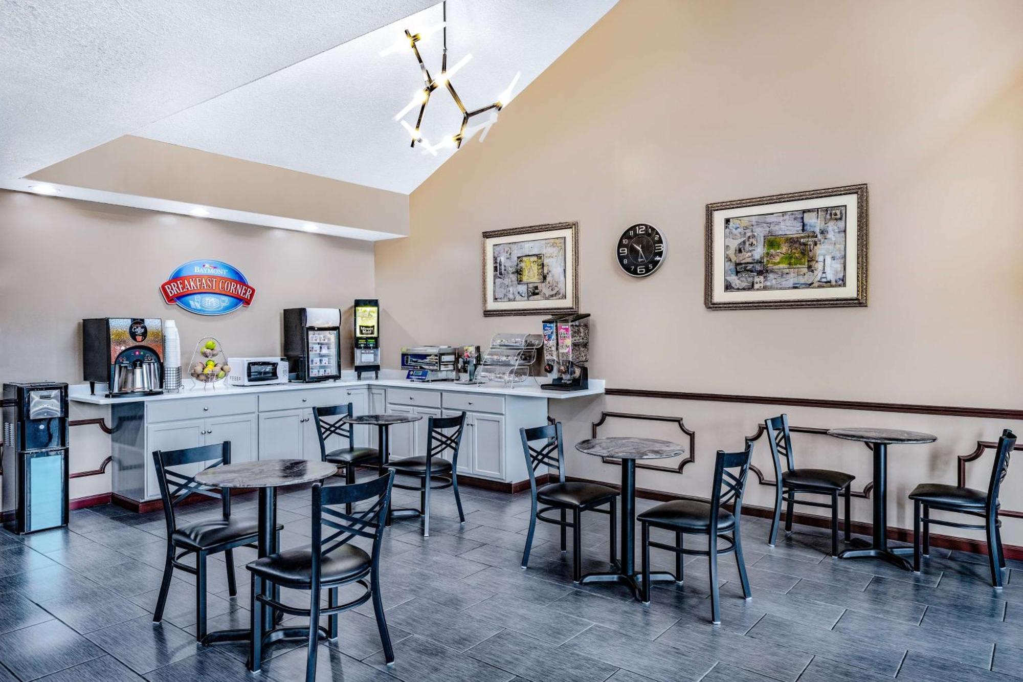 Baymont By Wyndham Commerce Ga Near Tanger Outlets Mall Esterno foto