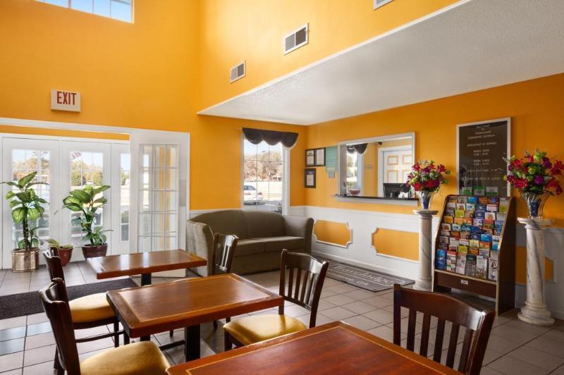 Baymont By Wyndham Commerce Ga Near Tanger Outlets Mall Esterno foto