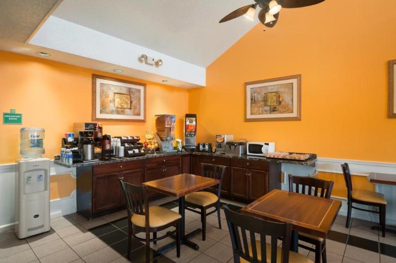 Baymont By Wyndham Commerce Ga Near Tanger Outlets Mall Esterno foto